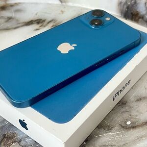 Apple iPhone 13 Blue 128GB Dual Camera Cell Phone